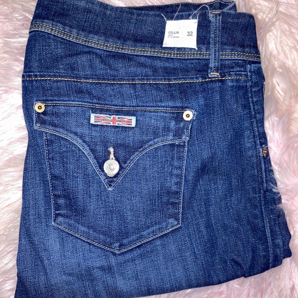 HUDSON JEANS SIZE 32 Collin